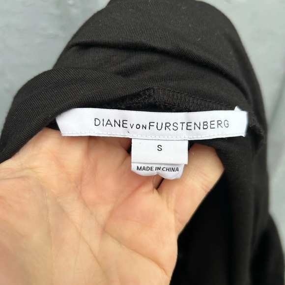 Diane Von Furstenberg Bentley Short Three Quarters, size Small - Picture 14 of 14